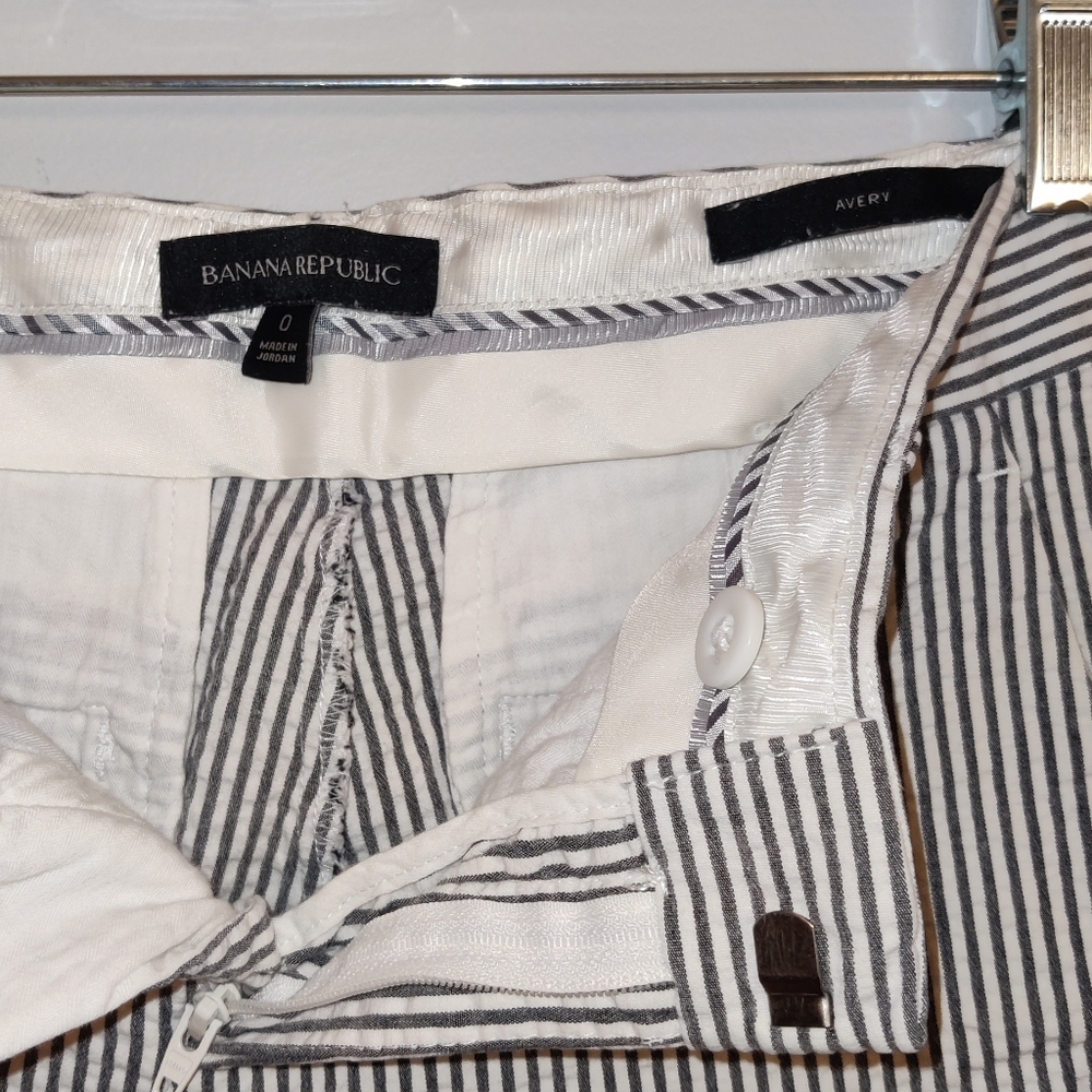 Banana Republic Black and White Pinstripe Men’s Pants - Picture 3 of 6